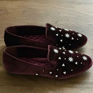 Birdies size 10 Starling in Maroon Crystal Velvet. Never Worn. NEW without box